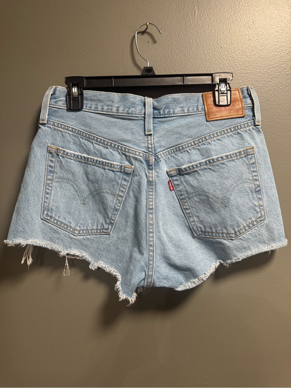 Levi's 501 “Capital E” Light Blue High-Rise Frayed Hem Denim Shorts Waist 28 - Picture 4 of 11